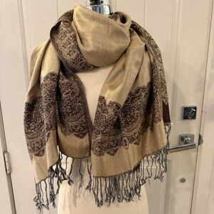 VTG Pashmina Silk Scarf Wrap Shawl Fringe 27*70 brown creme paisley border Boho